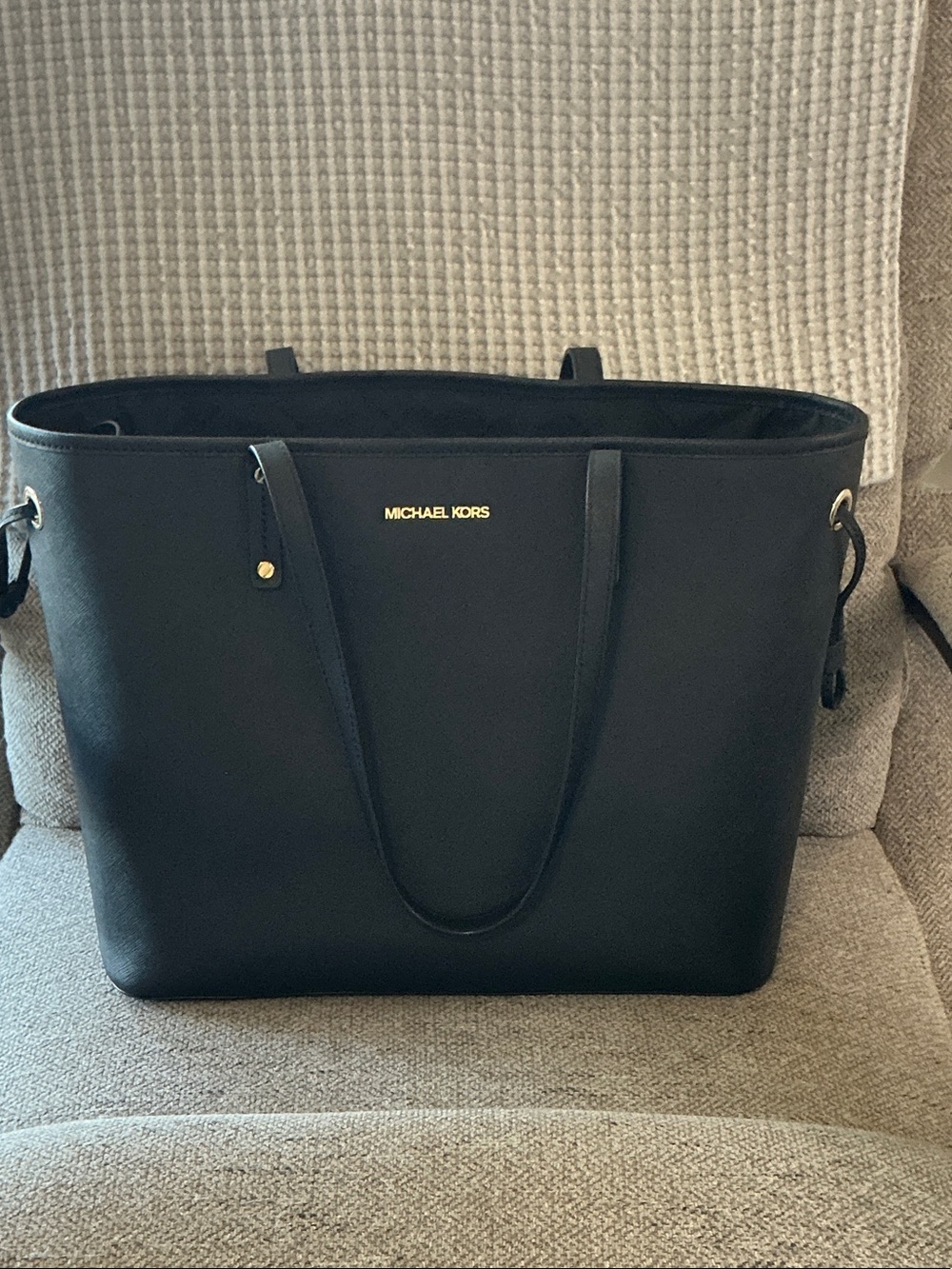 Michael Kors Black Jet Set Travel Tote in Saffiano Leather with Gold Logo